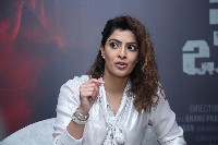 Varalaxmi Sarathkumar Interview Photos